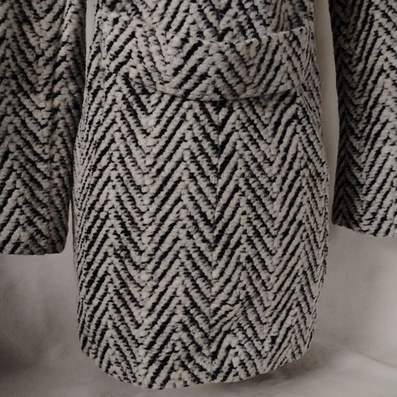 Dynamite Coat Jacket Women's Faux Wool Herring Bone Pattern Black and White - Picture 10 of 16